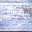 Ovidius&acute; grafschrift uit de Tristia op de sokkel van zijn standbeeld in Constantsa