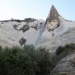 Love Valley, Cappadoci&euml;. Moeilijk bereikbare Hittietische graven, later duiventillen voor mest