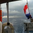 Op de overtocht naar Sicili&euml; varen we rakelings langs een onweersbui