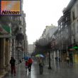 Verregende winkelstraat in Gij&oacute;n (en een nieuwe paraplu)