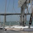 Dertig meter hoog, de brug die &Icirc;le de R&eacute; verbindt met La Rochelle. Voor ons vaart Tarta