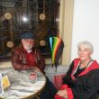 Samen op het overdekte terras van Grandcaf&eacute; De Winkel van Sinkel aan de Oudegracht in Utrecht