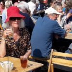 Een van de terrassen op festivalterrein Westerkeyn in Landerum.