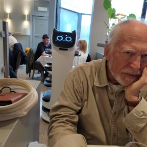 Nieuwpoort, 6 juni 2026. In restaurant 'Le Marée' hebben ze een oberrobot.