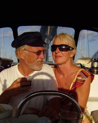 Foto gemaakt met de zelfontspanner, zomer 2008 ergens in een haven in de Middellandse Zee