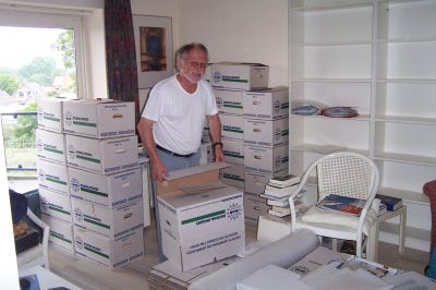 Boeken inpakken en ze niet ondertussen staan te lezen