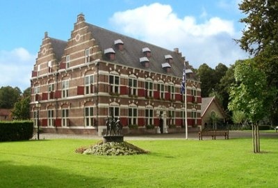In het Mauritshuis in Willemstad is een Internet-PC