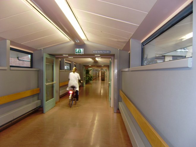 De beroemde luchtbrug tussen de beide lokaties van MST in Enschede