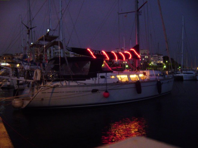 Buiten en binnen kerstverlichting op de Dulce
