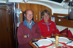 Bert & Mieke op bezoek in de kajuit van Dulce