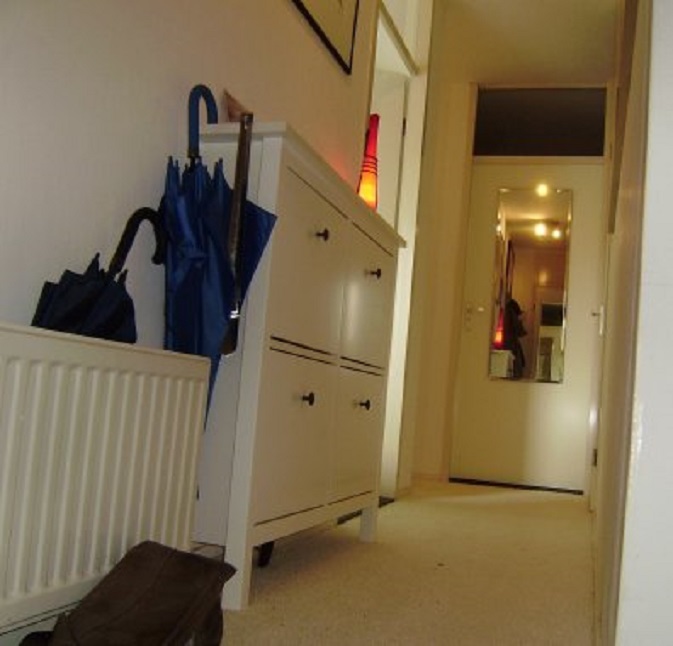 Met twee lange spiegels tegenover elkaar is ons gangetje oneindig lang geworden