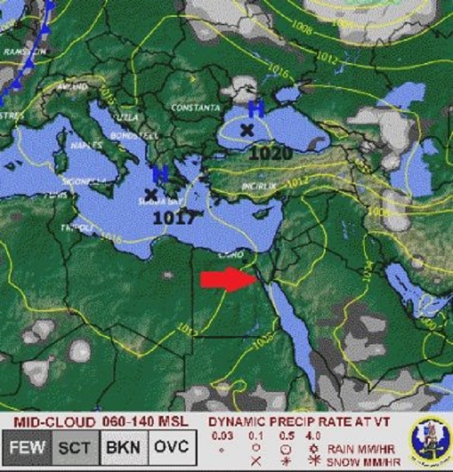De Sembach 24-uur prognose waar ik vanmorgen NIET naar keek. De slag in de gele isobaar (rode pijl) bij de ingang van de Golf van Suez duidt altijd op harde noordenwind