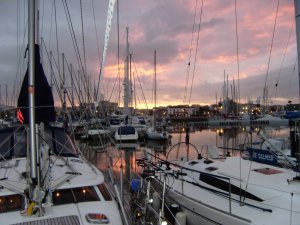 Zonsondergang in Lagos. Links ligt Dulce