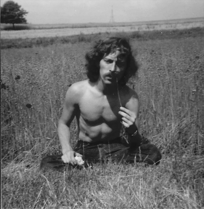Zomer 1973. Lucas, mijn alter ego, op het platteland in Polen. Eindelijk gelukkig