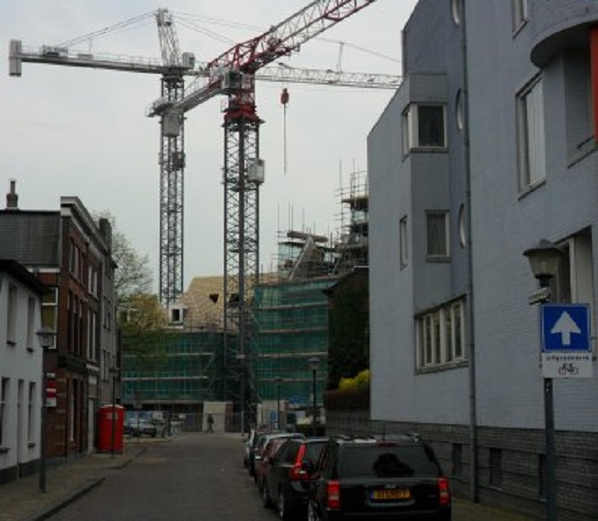 Krommenhoek. De nieuwbouw van Bastion 7 past goed in zijn omgeving.