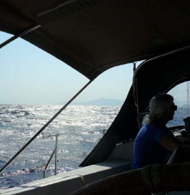 Harde wind op weg naar Kíthera dwong ons terug te keren