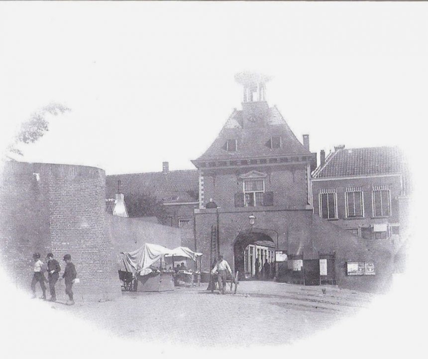De Gorcumse waterpoort in de 19e eeuw