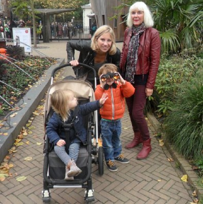 In Artis.Vlnr Lisa, Floor, Thijs en Ans