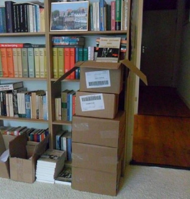 De vijf dozen met mijn derde boek zijn aangekomen