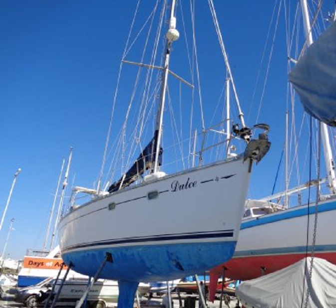 Dulce op de werf van Sopromar in Lagos (foto: Anneke van der Velde)