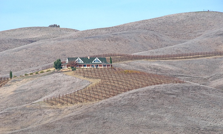 Exttreme droogte in Californië in 2014. Meer dan 2000 vierkante kilometer nuttige landbouwgrond ligt braak omdat er onvoldoende water is voor irrigatie