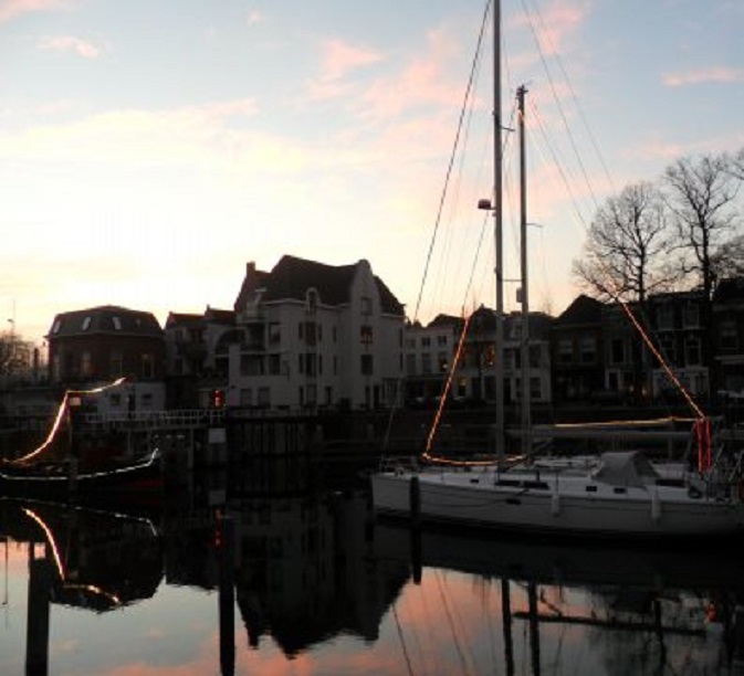Avondrust in de Lingehaven.