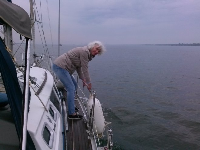 We motoren over het Hollands Doiep naar het oosten, richting Moerdijk.