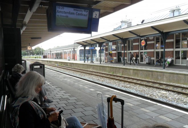 Op het station van Hoorn.