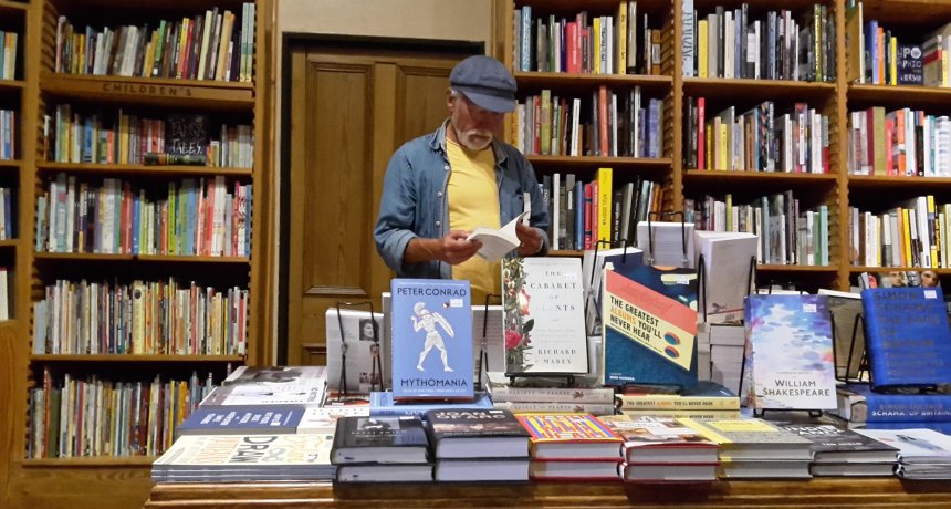 Bij Beerwolf Books in Falmouth.