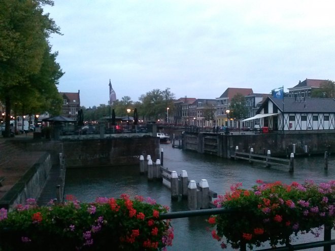Regen en harde wind vanmorgen. De eerste dag van de herfst.