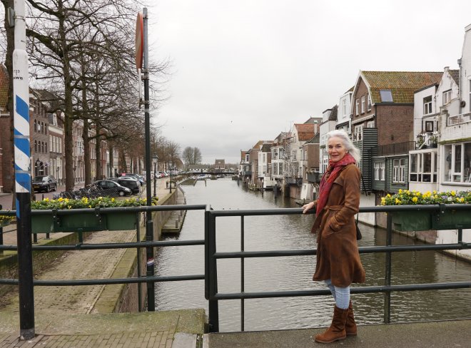 Op de Visbrug over de Lingehaven.