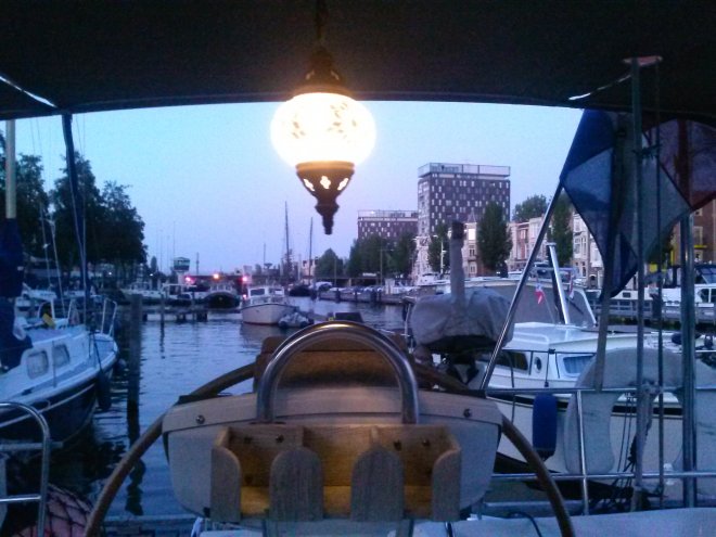 Het Turkse lampje (uit Fethiye) gisteravond na vele jaren weer in gebruik.