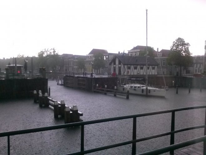 De hagel- en onweersbui vanmorgen