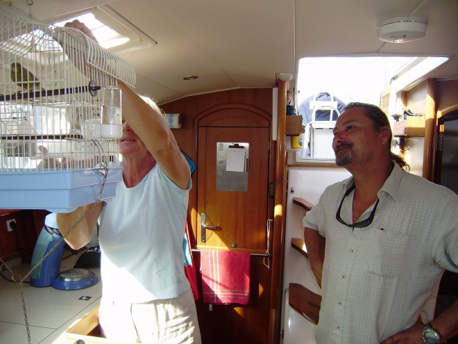 Overbuurman Paul krijgt instructie over de verzorging van Lord Byron