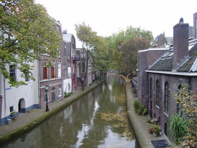 Stukje Oudegracht in Utrecht vanaf de Vollersbrug. Hier woonde ik vlakbij