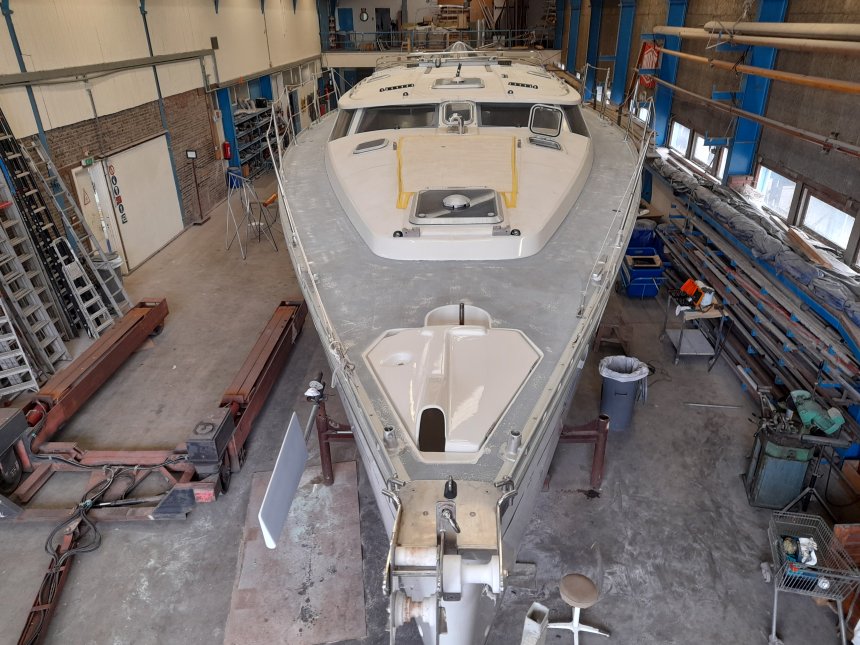 Onze Dulce vandaag in de grote loods van Jachtwerf Rexwinkel.