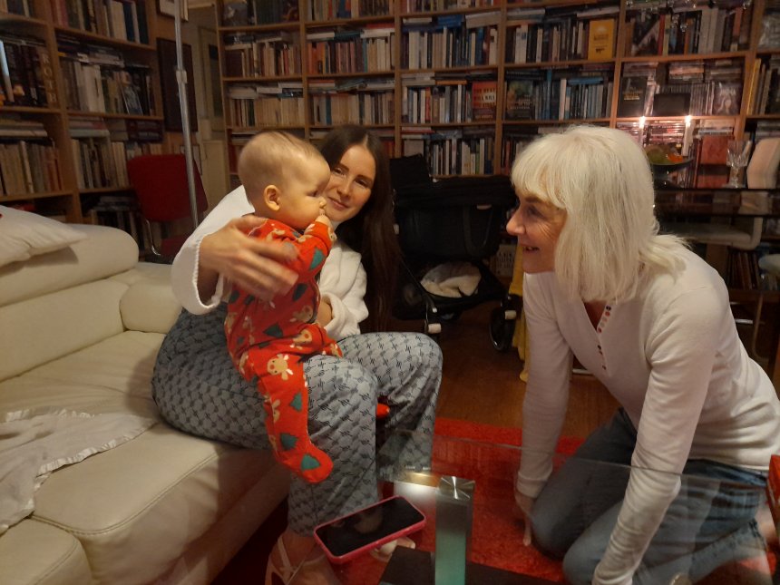 Gisteravond waren Nikita en haar jongste baby Alina even bij ons.